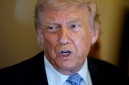 トランプ氏、フィンテックの成長支援へ大統領令　規制見直し指示