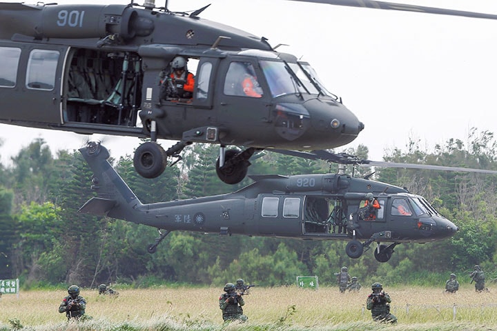 台湾で毎年恒例の「漢光」軍事演習では海岸線での撃退作戦も　TYRONE SIU-REUTERS