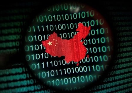 中国で１日、「インターネット安全法」が施行された。同法はユーザーの個人情報を中国国内で保管することなどを求めているが、当局が都合よく解釈し、管理を強める余地があるとして多くの外国企業が事業運営への影響を懸念している。シンガポールで２０１４年１月撮影（２０１７年　ロイター／EDGAR SU）
