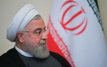 　１月２０日、イランのロウハニ大統領は、米国のバイデン次期大統領に対し、２０１５年のイラン核合意に復帰し、対イラン制裁を解除するよう求めた。写真は２０１９年１０月、アルメニアのエレバンで撮影。提供写真（２０２１年　ロイター／Sputnik/Alexei Druzhinin/Kremlin via REUTERS）