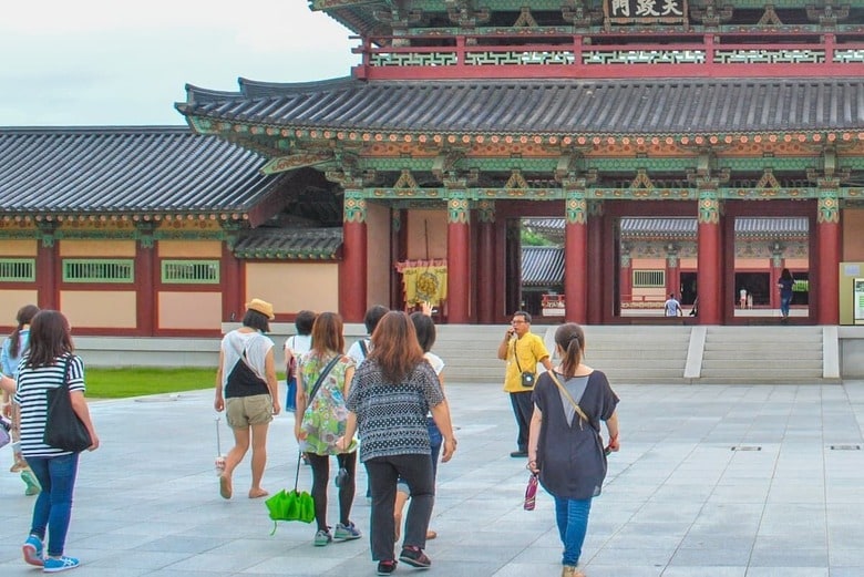 韓国観光公社による日本人無料ツアーが韓国忠清南道扶余郡（チュンチョンナムドプヨぐん）にある百済文化団地を訪れた（撮影＝筆者）