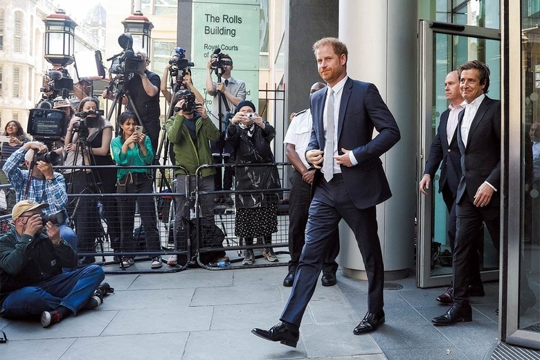 デイリー・ミラー紙との裁判に出廷し、ロンドンの裁判所を後にするヘンリー（昨年6月7日）　NEIL MOCKFORDｰGC IMAGES/GETTY IMAGES