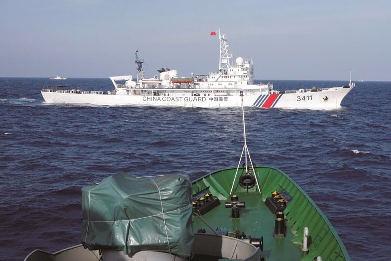 南シナ海を航行する中国海警局の艦船（2014年5月）　NGUYEN MINHｰREUTERS