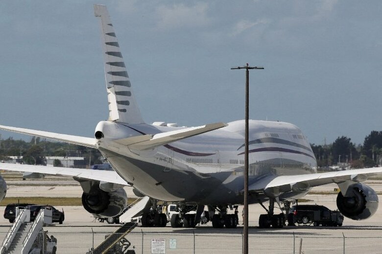 写真はカタールから贈呈された航空機ボーイング７４７の機体。2025年2月、米フロリダ州ウェストパームビーチで撮影。REUTERS/Kevin Lamarque