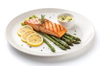 サーモンとマグロは要注意...輸入魚に潜む「永遠の化学物質（PFAS）」、濃度が特に高い「産地」は？