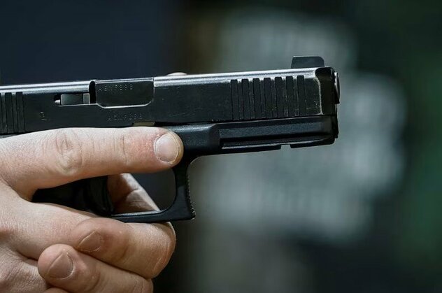 戦時下のウクライナで銃所持規制の緩和論　乱射事件受けて求める声高まるが慎重論も