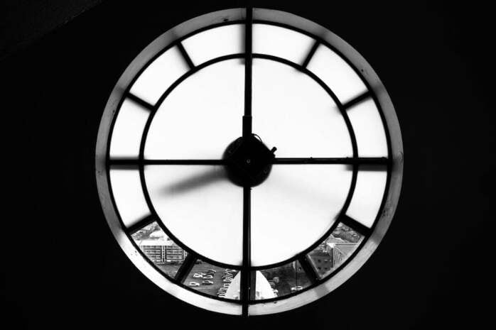 あなたの寿命予測テスト　初版、キレイ あと何日生きられる？」AIが示す寿命予測アプリ「Death Clock