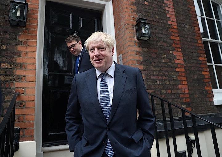 メイ英首相の後任に有力視されているジョンソン前外相は26日、英国の合意なしの欧州連合（EU）離脱が10月末に実現する確率は極めて低いとの見方を示した。ロンドンで撮影（2019年　ロイター/Hannah McKay）