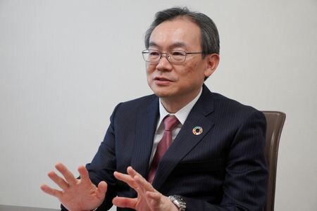 写真は全国銀行協会の半沢淳一会長 。都内で2025年3月撮影。REUTERS/Miho Uranaka