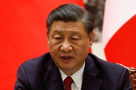 　５月９日、欧州連合（ＥＵ）のホルヘ・トレド・アルビニャーナ駐中国大使は、中国の習近平国家主席（写真）がウクライナのゼレンスキー大統領と電話会談を行ったことについて、非常に前向きな一歩だったとの考えを示すとともに、平和実現へ一層の努力を促した。写真は北京で４月撮影（２０２３年　ロイター／Gonzalo Fuentes）