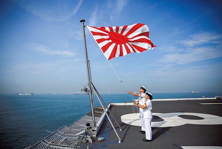 演習に向けて出航する海自のヘリコプター搭載護衛艦「かが」（9月）　Kim Kyung Hoon-REUTERS