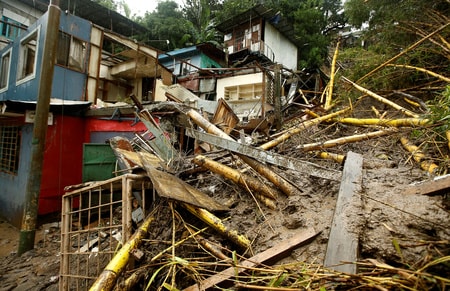 　１０月５日、中米各地を襲った熱帯低気圧「ネイト」による豪雨の影響で、少なくとも１０人の死者が出ている。コスタリカで撮影（２０１７年　ロイター/Juan Carlos Ulate）