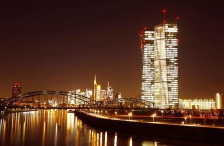 　２月２７日、ドイツ連銀のワイトマン総裁は、ユーロ圏の急速で幅広いベースでの経済成長がインフレの持続的上昇を確実なものにしているため、欧州中央銀行（ＥＣＢ、写真）は徐々に刺激策を縮小していくべきだとの見解を示した。２０１７年１１月撮影（２０１８年　ロイター/Kai Pfaffenbach）