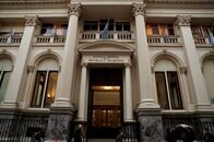アルゼンチン、ペソ安止まらず　中央銀行が主要政策金利60%に引き上げ