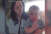 【動画】先天性の病気を持つ子の「日常」を知って...自分の指を「噛み切りそうになる息子」の 映像を母が公開