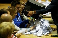 英総選挙、与党保守党は第１党維持するも過半数割れに　政局混迷か