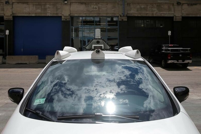 １０月３日、米議会で審議されている自動運転車の普及促進を目指した法案を巡って、自動車の安全性を重視する専門家らから批判の声が上がっている。写真は自動運転車。マサチューセッツ州ボストンで６月撮影（２０１７年　ロイター／Brian Snyder）