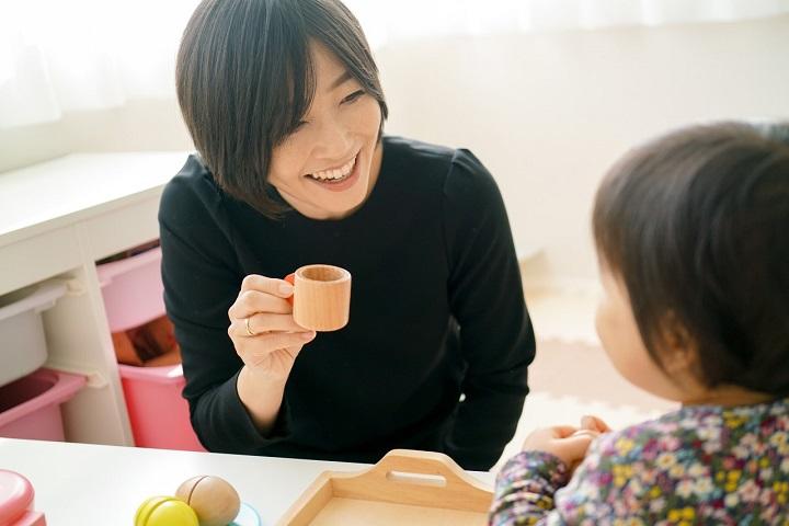 一児の母となった久保田智子が語る、幸せのカタチとは（11月末、久保田の自宅にて撮影）　PHOTOGRAPH  BY MAYUMI SUZUKI FOR NEWSWEEK JAPAN