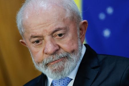 　ブラジルのルラ大統領（写真）は２６日、めまいの症状を訴えてブラジリアの病院で診察を受けた。シリオ・リバネス病院によると、その後退院し現在は自宅で療養している。ブラジルのブラジリアで１月撮影（２０２５年　ロイター／Adriano Machado）