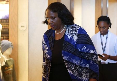 　８月２５日、 トランプ米大統領はクックＦＲＢ理事（写真）の解任を発表した。ワイオミング州ジャクソンホールで２３日撮影（２０２５年　ロイター/Jim Urquhart）