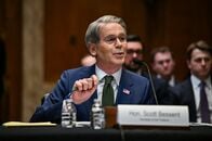 ロ・イラン産原油の制裁緩和30日延長、米財務長官　ホルムズ封鎖で脆弱国が要請