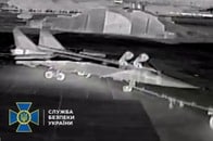 ウクライナ軍ドローン、クリミアのロシア空軍基地に大規模攻撃...戦闘機やミサイルシステムを破壊