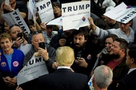 支持者は歓迎、トランプ「イスラム入国禁止」提案