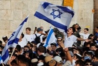 極右系ユダヤ人がエルサレムで「旗の行進」...パレスチナ人への暴力行為で混乱