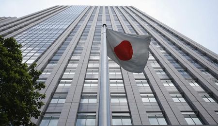 　９月１１日、郵政民営化委員会は民営化推進のあり方について総務省と金融庁から聞き取りを行ったが、限度額引き上げなどをめぐり両者の見解の相違が鮮明になった。金融庁、昨年８月撮影（２０１５年　ロイター／Toru Hanai）
