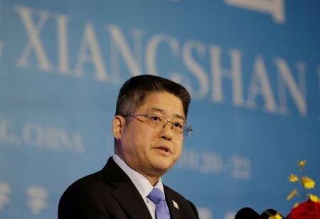 　中国外務省の楽玉成次官は、対米関係を正しい方向に維持し、適切な軌道から外れないようにする必要があると表明した。２０１９年北京で撮影（２０２０年　ロイター/Jason Lee）