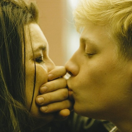 ダイアンにとってスティーブ（右）は悩みの種であり、最愛の人　Shayne Laverdiere / &copy; 2014 une filiale de Metafilms inc.