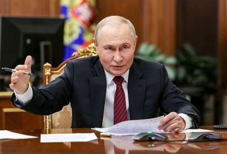 写真はロシアのプーチン大統領。2025年12月11日、大統領府（クレムリン）で撮影の提供写真。Sputnik/Gavriil Grigorov/Pool via REUTERS