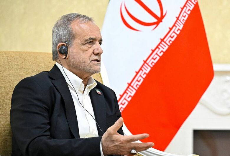 2026年10月8日、イランのペゼシュキアン大統領　Sputnik/Sergey Bobylev/Pool via REUTERS