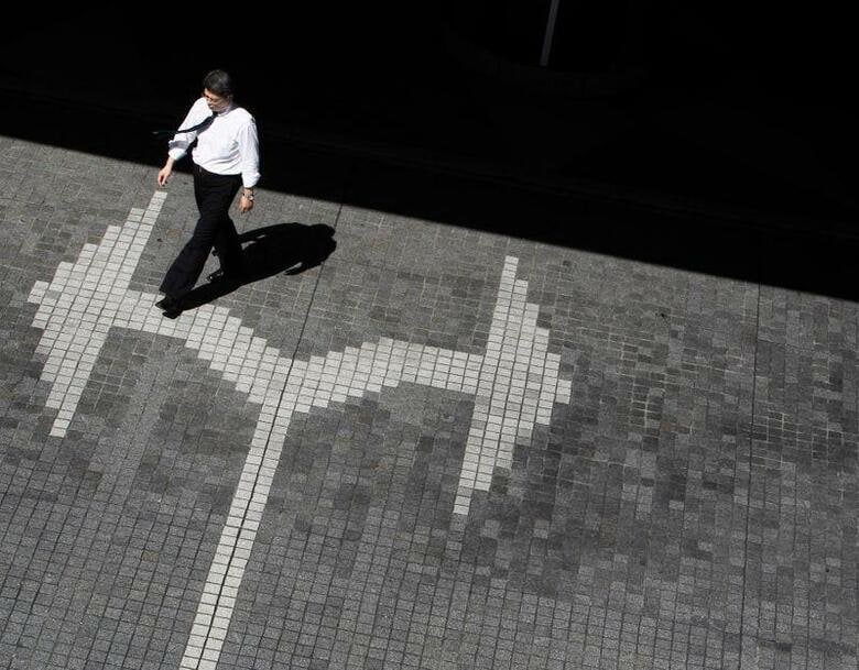 2020年の円債市場における金利見通しが分かれている。写真は2010年8月、東京で撮影（2020年　ロイター/Kim Kyung-Hoon）