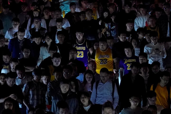 NBAを罵倒してもNBAが見たい中国人の心のうちは?（10月10日に上海で行われたエキジビジョンゲーム）　Aly Song-REUTERS