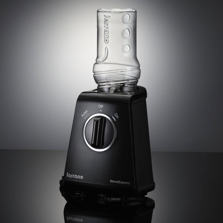 ヨーロッパ製品を思わせるシンプルなデザイン。ほかにホワイトとレッドがある。実勢価格￥10,000