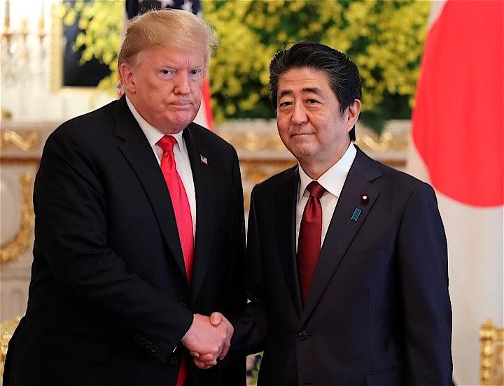 ５月２７日、令和時代の初の国賓として来日しているトランプ米大統領は、安倍晋三首相と首脳会談を行った。都内で会談に臨む両首脳。代表撮影（２０１９年　ロイター）