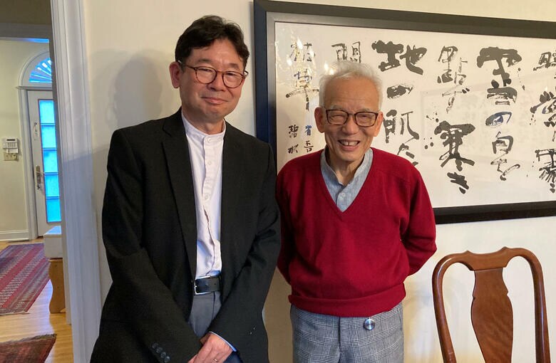 真鍋淑郎博士（右）と筆者の冷泉彰彦氏（左）（筆者提供写真）