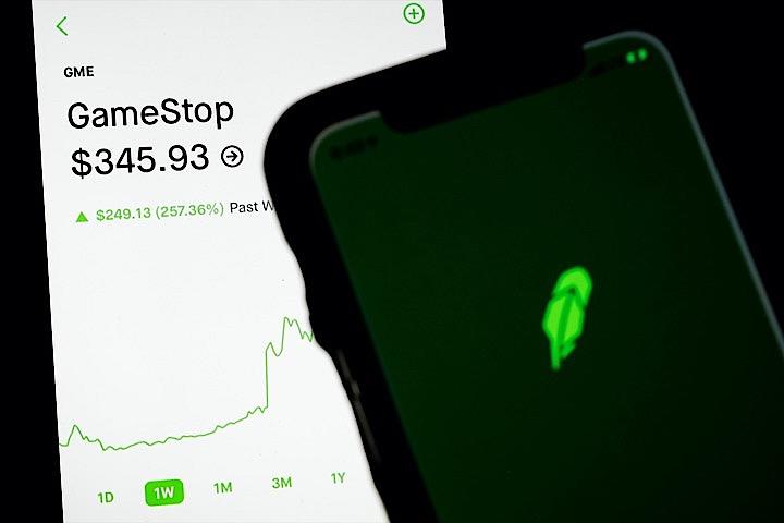 株式投資のイメージを打ち破った？Robinhood　Brendan McDermid - reuters