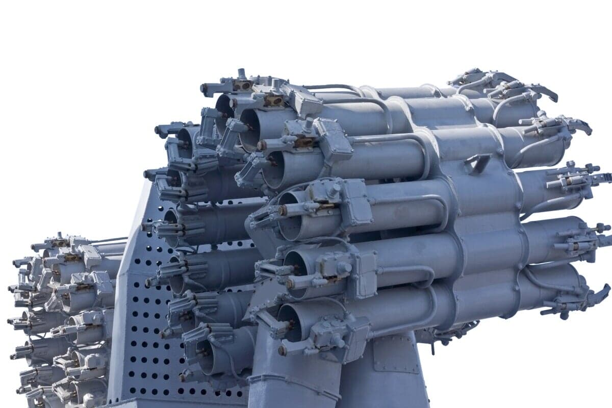 ロシアの迫撃砲RBU6000「スメルチ2」、爆発・炎上の瞬間映像を