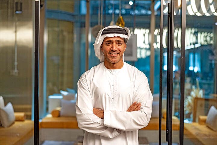 観光客や移住者を引き付ける戦略を指揮するカジムさん