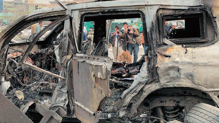 特に治安悪化が深刻なカブールでは、下院議員を標的にした爆弾テロも起きた（2020年12月）　Haroon Sabawoon-Anadolu Agency/GETTY IMAGES