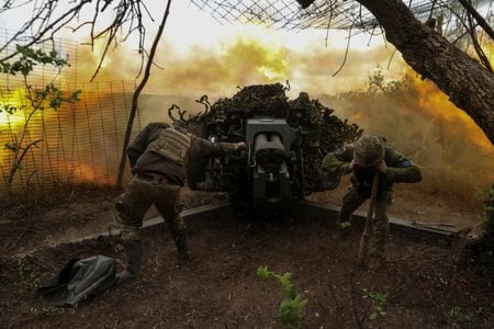 ロシア国防省は１２日、ウクライナ軍が同国東部ドネツク州ソレダル方面で攻勢を強めたが、ロシア軍が撃退したと発表した。６日撮影（２０２３年　ロイター/Sofiia Gatilova）