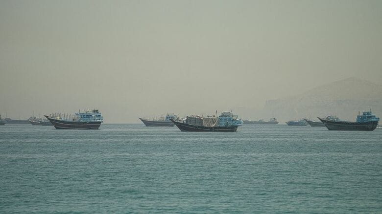 ５月２５日、ホルムズ海峡で撮影　REUTERS