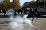 仏北部4都市に夜間外出禁止令、首相が極左勢力の暴動関与を非難