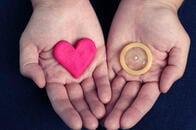 10代の出産がもたらす、離婚と貧困のスパイラル