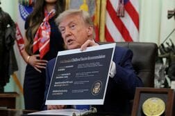 トランプ氏、子どもの予防接種減らす大統領令に署名　奨励は11種に