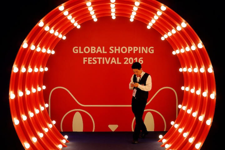 アリババが開催した「独身の日」セール（11月11日）　Bobby Yip-REUTERS