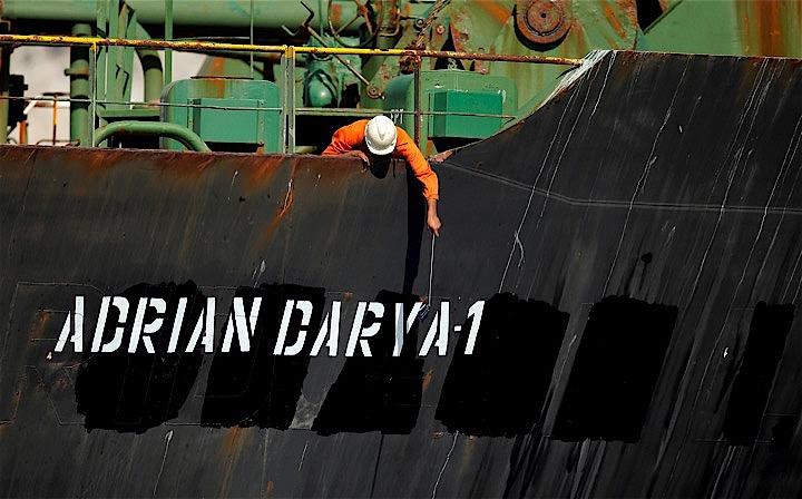 イラン政府報道官は、英領ジブラルタル自治政府に拿捕された後解放された同国の石油タンカー「アドリアン・ダリア」（写真、グレース1から改名）について、タンカーに積載していた石油をイランが売却したことを明らかにした。18日撮影（2019年　ロイター/Jon Nazca）