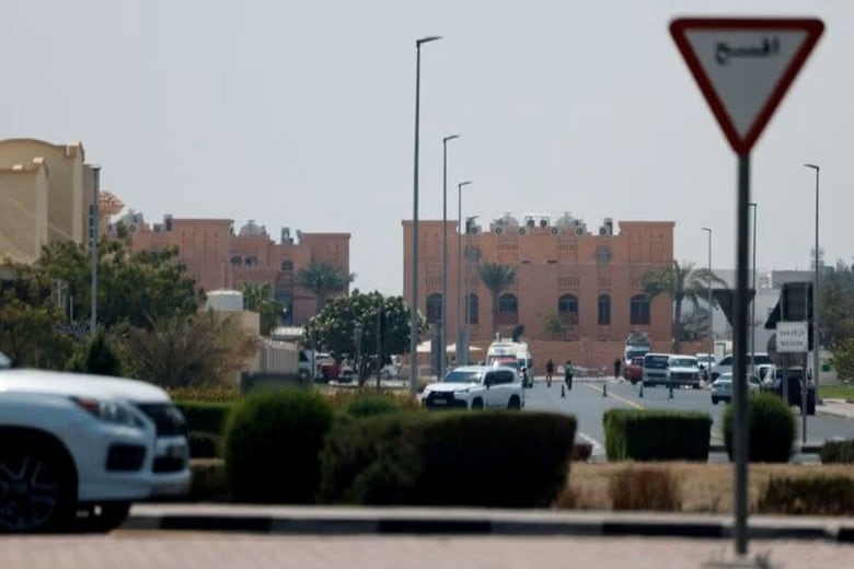 ９月１０日、イスラエルがカタールの首都ドーハでイスラム組織ハマス幹部を標的に空爆した。写真はドーハの攻撃現場付近で１０日撮影（２０２５年　ロイター/Ibraheem Abu Mustafa）